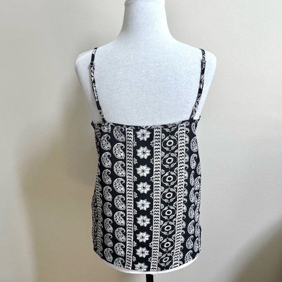 Hollister~ Women’s Spaghetti Strap Blouse-Size M-Black and White - Picture 3 of 10